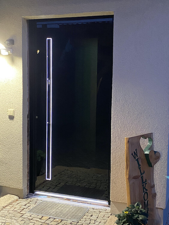 Tür mit Beleuchtung